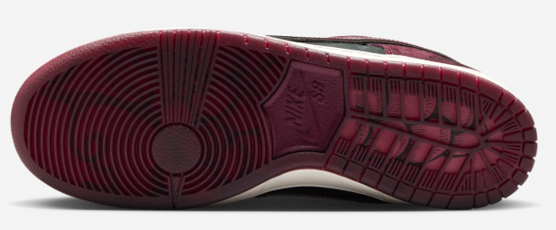 Nike SB - Dunk Low Pro QS Shoes | Mahogany Beetroot (Riot