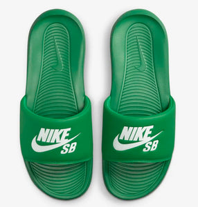 Nike SB - Victori One Slides | Lucky Green