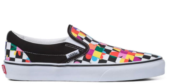 Vans - Classic Slip-On Shoes | Black (Floral Checkerboard)